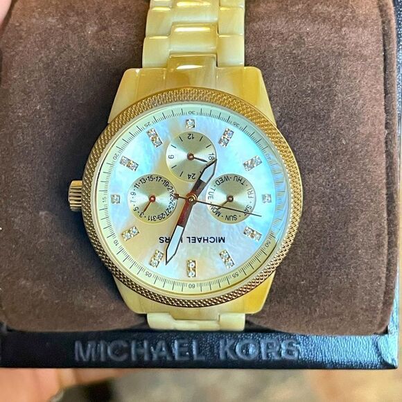 Michael Kors Tortoise Band Watch - Picture 1 of 4